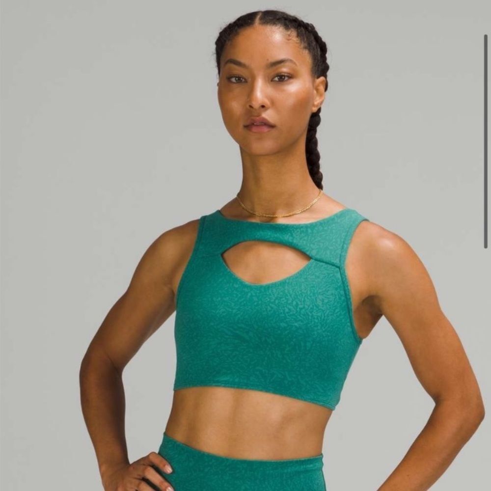Lululemon Athletica Everlux Front Cut-Out Train Bra Crunch Teal B/C Cups Size 8